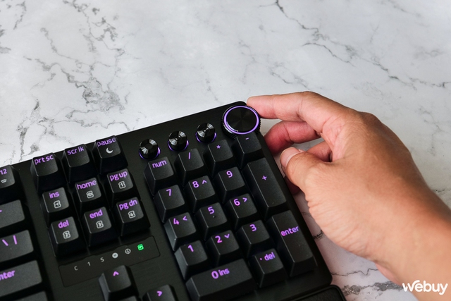 Trên tay bàn phím Razer Huntsman V3 Pro: Hướng tới game thủ 'Pro', switch thay đổi được điểm kích hoạt- Ảnh 17. Trên tay bàn phím Razer Huntsman V3 Pro: Hướng tới game thủ 'Pro', switch thay đổi được điểm kích hoạt- Ảnh 17.