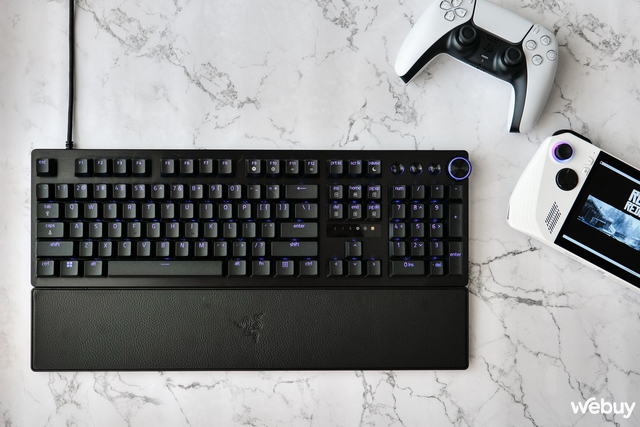 Trên tay bàn phím Razer Huntsman V3 Pro: Hướng tới game thủ 'Pro', switch thay đổi được điểm kích hoạt- Ảnh 1. Trên tay bàn phím Razer Huntsman V3 Pro: Hướng tới game thủ 'Pro', switch thay đổi được điểm kích hoạt- Ảnh 1.