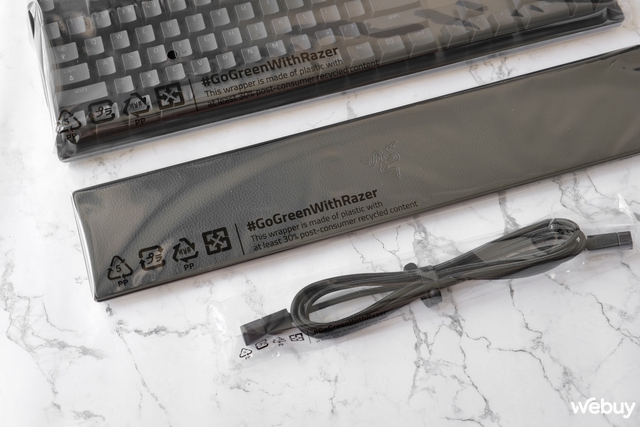 Trên tay bàn phím Razer Huntsman V3 Pro: Hướng tới game thủ 'Pro', switch thay đổi được điểm kích hoạt- Ảnh 5. Trên tay bàn phím Razer Huntsman V3 Pro: Hướng tới game thủ 'Pro', switch thay đổi được điểm kích hoạt- Ảnh 5.