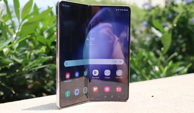 2024 sẽ không phải năm của smartphone màn hình gập nếu Apple vẫn "thẳng"- Ảnh 1. 2024 sẽ không phải năm của smartphone màn hình gập nếu Apple vẫn "thẳng"- Ảnh 1.