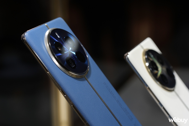 Trên tay sớm realme 12 Pro+ tại CES 2024 với camera tiềm vọng 3x- Ảnh 4. Trên tay sớm realme 12 Pro+ tại CES 2024 với camera tiềm vọng 3x- Ảnh 4.