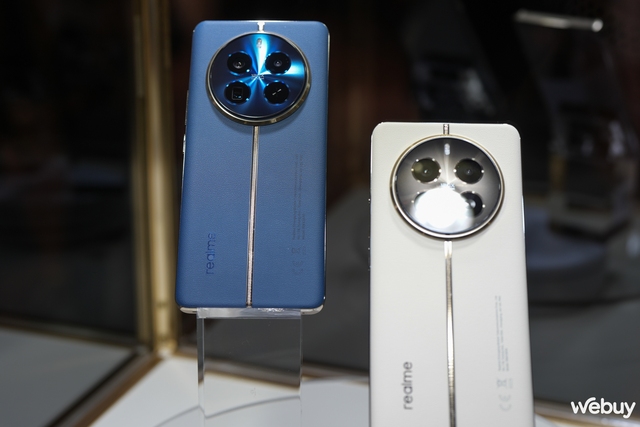 Trên tay sớm realme 12 Pro+ tại CES 2024 với camera tiềm vọng 3x- Ảnh 1. Trên tay sớm realme 12 Pro+ tại CES 2024 với camera tiềm vọng 3x- Ảnh 1.