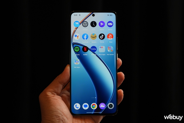 Trên tay sớm realme 12 Pro+ tại CES 2024 với camera tiềm vọng 3x- Ảnh 2. Trên tay sớm realme 12 Pro+ tại CES 2024 với camera tiềm vọng 3x- Ảnh 2.