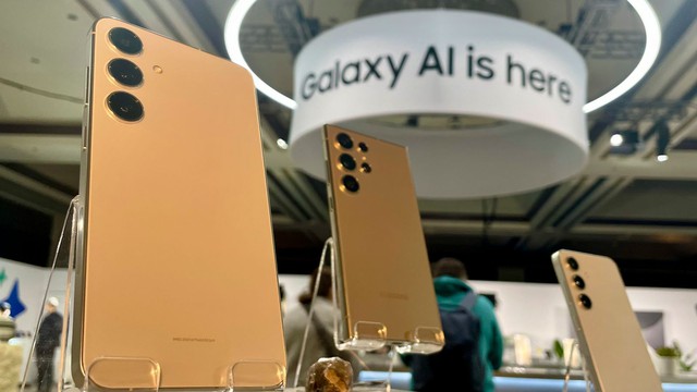 Tham vọng mang đến trải nghiệm AI tốt nhất cho người dùng, Google Pixel 8 và Samsung Galaxy S24 tái khởi động cuộc đua cấu hình- Ảnh 2. Tham vọng mang đến trải nghiệm AI tốt nhất cho người dùng, Google Pixel 8 và Samsung Galaxy S24 tái khởi động cuộc đua cấu hình- Ảnh 2.