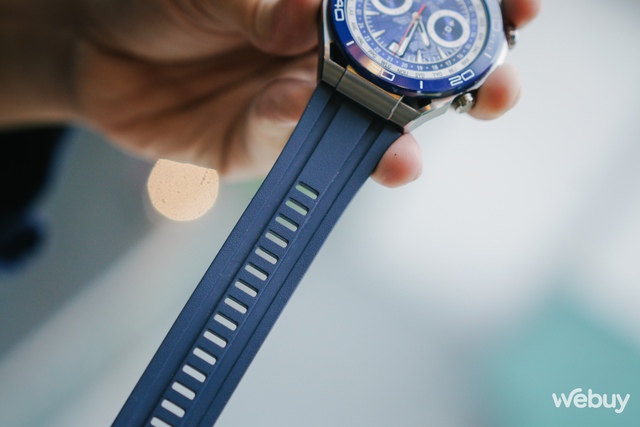 Trải nghiệm Huawei Watch Ultimate: Smartwatch giá 20 triệu của các sếp- Ảnh 7. Trải nghiệm Huawei Watch Ultimate: Smartwatch giá 20 triệu của các sếp- Ảnh 7.