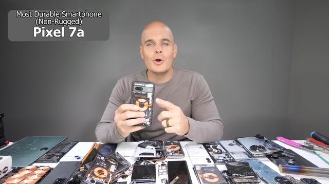 JerryRigsEverything gọi tên điện thoại bền bỉ, dễ sửa chữa nhất 2023: Google, Samsung được khen nhưng chưa bằng hãng vô danh này- Ảnh 6. JerryRigsEverything gọi tên điện thoại bền bỉ, dễ sửa chữa nhất 2023: Google, Samsung được khen nhưng chưa bằng hãng vô danh này- Ảnh 6.