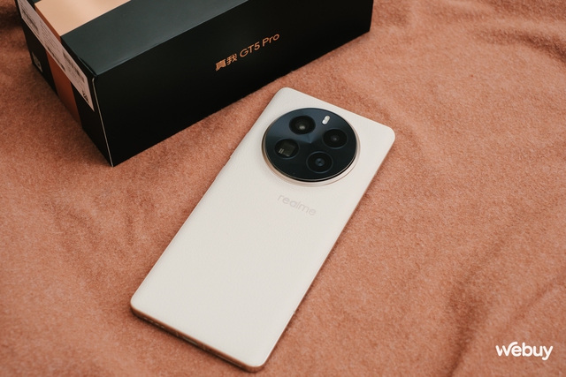 Xiaomi 14 chưa là gì, realme lại "phá đảo" phân khúc với smartphone Snapdragon 8 Gen 3, RAM 16GB, bộ nhớ 1TB mà giá cực "mềm"- Ảnh 16. Xiaomi 14 chưa là gì, realme lại "phá đảo" phân khúc với smartphone Snapdragon 8 Gen 3, RAM 16GB, bộ nhớ 1TB mà giá cực "mềm"- Ảnh 16.