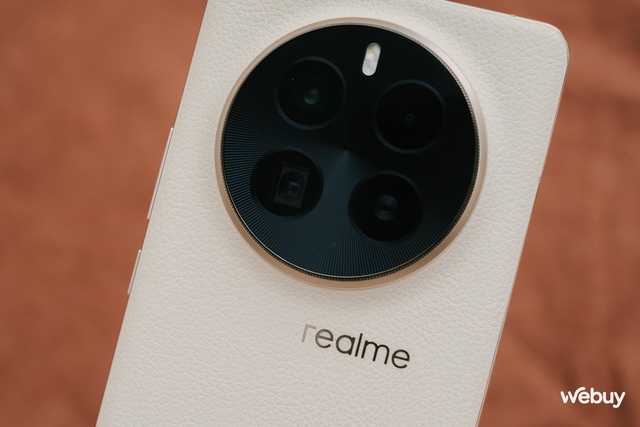 Xiaomi 14 chưa là gì, realme lại "phá đảo" phân khúc với smartphone Snapdragon 8 Gen 3, RAM 16GB, bộ nhớ 1TB mà giá cực "mềm"- Ảnh 7. Xiaomi 14 chưa là gì, realme lại "phá đảo" phân khúc với smartphone Snapdragon 8 Gen 3, RAM 16GB, bộ nhớ 1TB mà giá cực "mềm"- Ảnh 7.