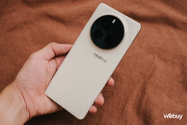 Xiaomi 14 chưa là gì, realme lại "phá đảo" phân khúc với smartphone Snapdragon 8 Gen 3, RAM 16GB, bộ nhớ 1TB mà giá cực "mềm"- Ảnh 35. Xiaomi 14 chưa là gì, realme lại "phá đảo" phân khúc với smartphone Snapdragon 8 Gen 3, RAM 16GB, bộ nhớ 1TB mà giá cực "mềm"- Ảnh 35.