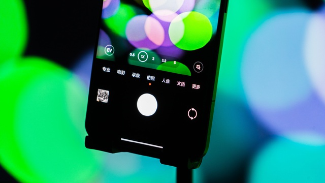 Ảnh thực tế "kẻ huỷ diệt" iPhone 15 Pro Max- Ảnh 7. Ảnh thực tế "kẻ huỷ diệt" iPhone 15 Pro Max- Ảnh 7.