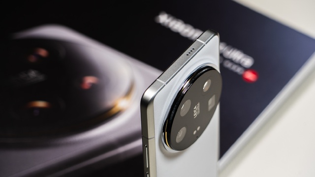 Ảnh thực tế "kẻ huỷ diệt" iPhone 15 Pro Max- Ảnh 8. Ảnh thực tế "kẻ huỷ diệt" iPhone 15 Pro Max- Ảnh 8.