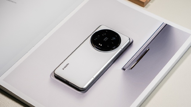 Ảnh thực tế "kẻ huỷ diệt" iPhone 15 Pro Max- Ảnh 4. Ảnh thực tế "kẻ huỷ diệt" iPhone 15 Pro Max- Ảnh 4.