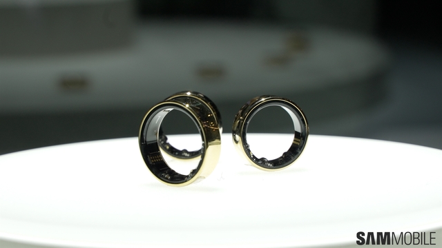 Ảnh thực tế "nhẫn thông minh" Galaxy Ring của Samsung: Cơ hội nào cho Apple?- Ảnh 1. Ảnh thực tế "nhẫn thông minh" Galaxy Ring của Samsung: Cơ hội nào cho Apple?- Ảnh 1.