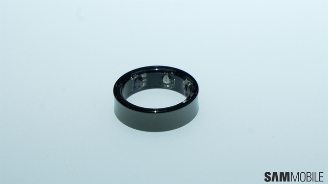 Ảnh thực tế "nhẫn thông minh" Galaxy Ring của Samsung: Cơ hội nào cho Apple?- Ảnh 8. Ảnh thực tế "nhẫn thông minh" Galaxy Ring của Samsung: Cơ hội nào cho Apple?- Ảnh 8.