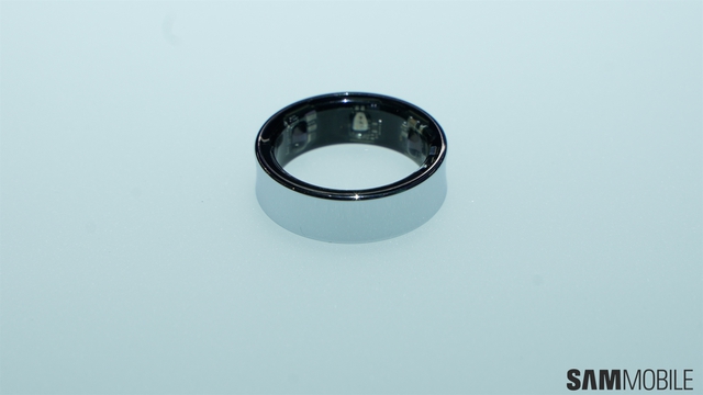 Ảnh thực tế "nhẫn thông minh" Galaxy Ring của Samsung: Cơ hội nào cho Apple?- Ảnh 6.