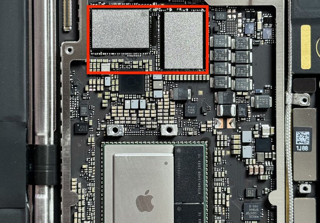 Bị reviewer "gạch đá" dữ dội, Apple buộc phải thay đổi chi tiết này trên MacBook Air M3: Cuối cùng cũng bắt kịp M1- Ảnh 1. Bị reviewer "gạch đá" dữ dội, Apple buộc phải thay đổi chi tiết này trên MacBook Air M3: Cuối cùng cũng bắt kịp M1- Ảnh 1.