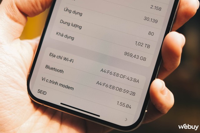iPhone 15 Pro Max "max option" tràn về Việt Nam: Giá rẻ giật mình, nhưng cần lưu tâm những điều sau- Ảnh 2. iPhone 15 Pro Max "max option" tràn về Việt Nam: Giá rẻ giật mình, nhưng cần lưu tâm những điều sau- Ảnh 2.