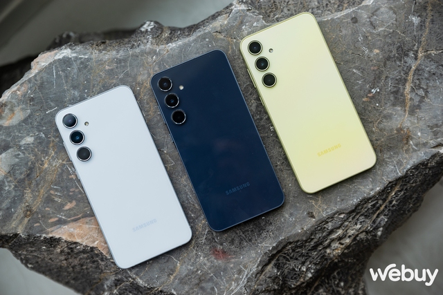Cận cảnh Galaxy A35 5G và Galaxy A55 5G: Lựa chọn “an toàn” cho người dùng trẻ, giá từ 8.29 triệu đồng- Ảnh 4. Cận cảnh Galaxy A35 5G và Galaxy A55 5G: Lựa chọn “an toàn” cho người dùng trẻ, giá từ 8.29 triệu đồng- Ảnh 4.