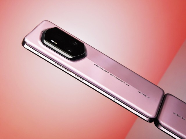 Cận cảnh điện thoại Porsche, giá chỉ... ngang iPhone 15 Pro Max- Ảnh 11.