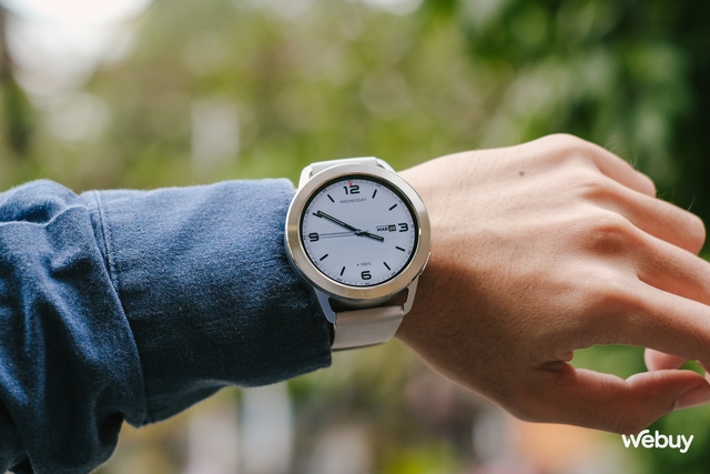 Smartwatch Xiaomi giá chỉ hơn 3 triệu: Thiết kế vòng bezel độc đáo, màn hình siêu mượt, pin 15 ngày nhưng dùng iPhone thì phải lưu ý một điều- Ảnh 1.