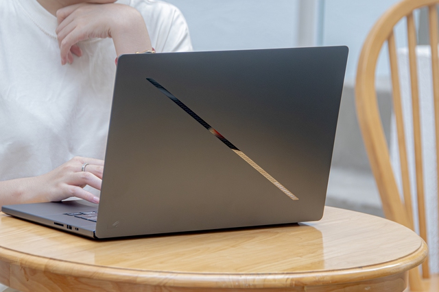 ASUS ROG Zephyrus G 2024 chính thức tại Việt Nam: Cấu hình "chiến binh" trong thân xác "thư sinh", màn hình Nebula xịn đẹp, giá từ 54,99 triệu đồng- Ảnh 2.