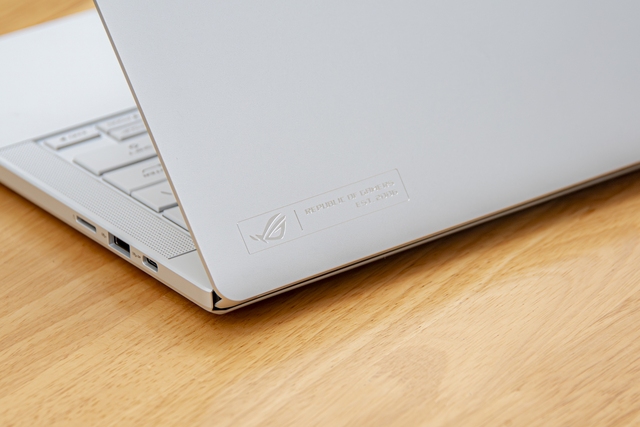 ASUS ROG Zephyrus G 2024 chính thức tại Việt Nam: Cấu hình "chiến binh" trong thân xác "thư sinh", màn hình Nebula xịn đẹp, giá từ 54,99 triệu đồng- Ảnh 4.