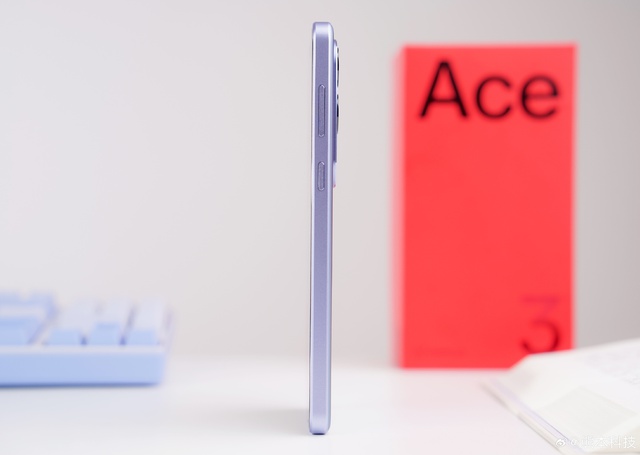 Ra mắt smartphone đầu tiên dùng chip Snapdragon 7+ Gen 3: Hiệu năng mạnh sánh ngang chip "đầu 8", sạc 100W, giá chỉ 6,9 triệu- Ảnh 6. Ra mắt smartphone đầu tiên dùng chip Snapdragon 7+ Gen 3: Hiệu năng mạnh sánh ngang chip "đầu 8", sạc 100W, giá chỉ 6,9 triệu- Ảnh 6.