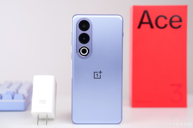 Ra mắt smartphone đầu tiên dùng chip Snapdragon 7+ Gen 3: Hiệu năng mạnh sánh ngang chip "đầu 8", sạc 100W, giá chỉ 6,9 triệu- Ảnh 1.
