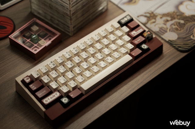 YouTuber tại Hà Nội với góc làm việc 'cả trăm triệu' tiền Gundam và bàn phím cơ- Ảnh 10. YouTuber tại Hà Nội với góc làm việc 'cả trăm triệu' tiền Gundam và bàn phím cơ- Ảnh 10.