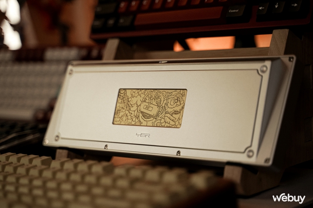 YouTuber tại Hà Nội với góc làm việc 'cả trăm triệu' tiền Gundam và bàn phím cơ- Ảnh 14. YouTuber tại Hà Nội với góc làm việc 'cả trăm triệu' tiền Gundam và bàn phím cơ- Ảnh 14.