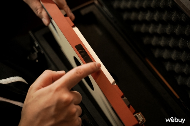 YouTuber tại Hà Nội với góc làm việc 'cả trăm triệu' tiền Gundam và bàn phím cơ- Ảnh 11. YouTuber tại Hà Nội với góc làm việc 'cả trăm triệu' tiền Gundam và bàn phím cơ- Ảnh 11.