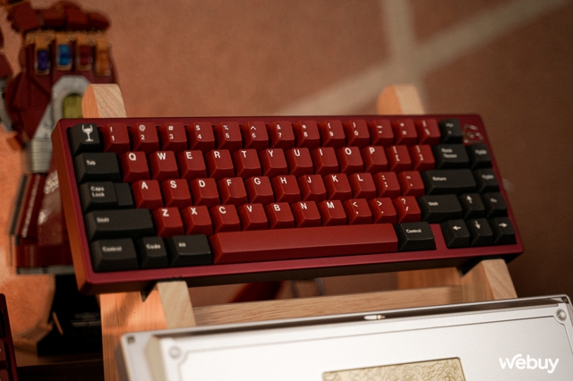 YouTuber tại Hà Nội với góc làm việc 'cả trăm triệu' tiền Gundam và bàn phím cơ- Ảnh 13. YouTuber tại Hà Nội với góc làm việc 'cả trăm triệu' tiền Gundam và bàn phím cơ- Ảnh 13.