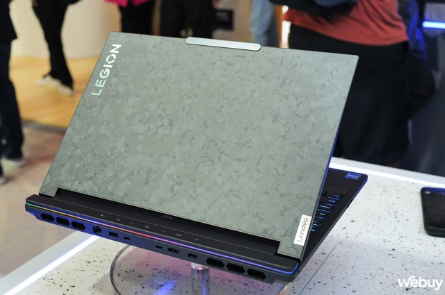 Cận cảnh dàn laptop Legion của Lenovo chuẩn bị cập bến Việt Nam: Trang bị hệ thống tản nhiệt mới, tích hợp AI cho game thủ- Ảnh 1. Cận cảnh dàn laptop Legion của Lenovo chuẩn bị cập bến Việt Nam: Trang bị hệ thống tản nhiệt mới, tích hợp AI cho game thủ- Ảnh 1.