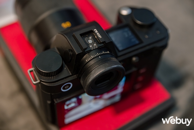 Trên tay máy ảnh cao cấp Leica SL3: Cảm biến 60MP mới và giá bán 206 triệu Đồng- Ảnh 9. Trên tay máy ảnh cao cấp Leica SL3: Cảm biến 60MP mới và giá bán 206 triệu Đồng- Ảnh 9.
