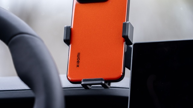 Cận cảnh Xiaomi 14 màu "Cam Dung Nham" mới ra mắt: "Tông xoẹt tông" với xe điện SU7, giá không đổi- Ảnh 6. Cận cảnh Xiaomi 14 màu "Cam Dung Nham" mới ra mắt: "Tông xoẹt tông" với xe điện SU7, giá không đổi- Ảnh 6.