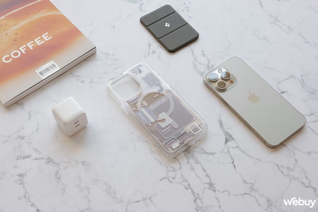 Dùng iPhone 15 Pro Max không nên bỏ qua ốp lưng này: Giá chỉ bằng ốp trong suốt chính hãng nhưng "chất" hơn nhiều- Ảnh 8. Dùng iPhone 15 Pro Max không nên bỏ qua ốp lưng này: Giá chỉ bằng ốp trong suốt chính hãng nhưng "chất" hơn nhiều- Ảnh 8.