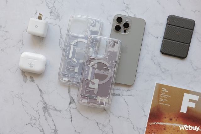 Dùng iPhone 15 Pro Max không nên bỏ qua ốp lưng này: Giá chỉ bằng ốp trong suốt chính hãng nhưng "chất" hơn nhiều- Ảnh 1. Dùng iPhone 15 Pro Max không nên bỏ qua ốp lưng này: Giá chỉ bằng ốp trong suốt chính hãng nhưng "chất" hơn nhiều- Ảnh 1.