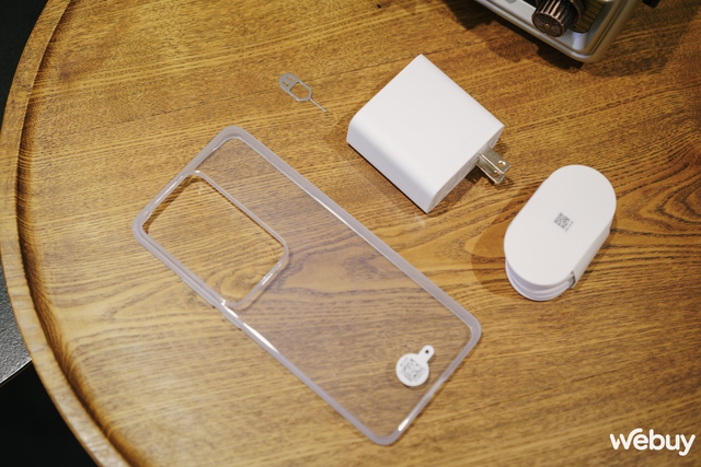 Đập hộp OPPO Reno11 F 5G: Mặt lưng 'lượn sóng', cấu hình ngang ngửa Reno11 5G- Ảnh 3. Đập hộp OPPO Reno11 F 5G: Mặt lưng 'lượn sóng', cấu hình ngang ngửa Reno11 5G- Ảnh 3.