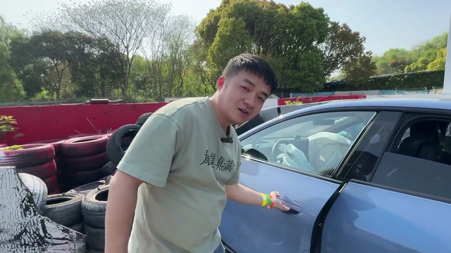 Xe điện Xiaomi SU7 tiếp tục gặp tai nạn, lần này trên trường đua- Ảnh 8. Xe điện Xiaomi SU7 tiếp tục gặp tai nạn, lần này trên trường đua- Ảnh 8.