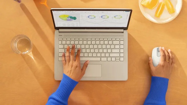 Logitech ra mắt chuột Bluetooth giá chỉ 275.000 đồng: Thiết kế gọn nhẹ, nhiều màu sắc, pin 12 tháng- Ảnh 3. Logitech ra mắt chuột Bluetooth giá chỉ 275.000 đồng: Thiết kế gọn nhẹ, nhiều màu sắc, pin 12 tháng- Ảnh 3.