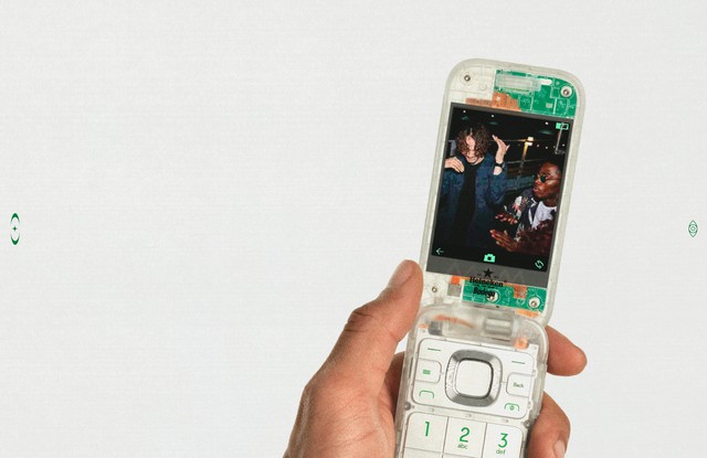 Đây là "The Boring Phone": Chiếc điện thoại buồn tẻ nhất thế giới của Heineken mà bạn sẽ không thể mua được- Ảnh 5. Đây là "The Boring Phone": Chiếc điện thoại buồn tẻ nhất thế giới của Heineken mà bạn sẽ không thể mua được- Ảnh 5.