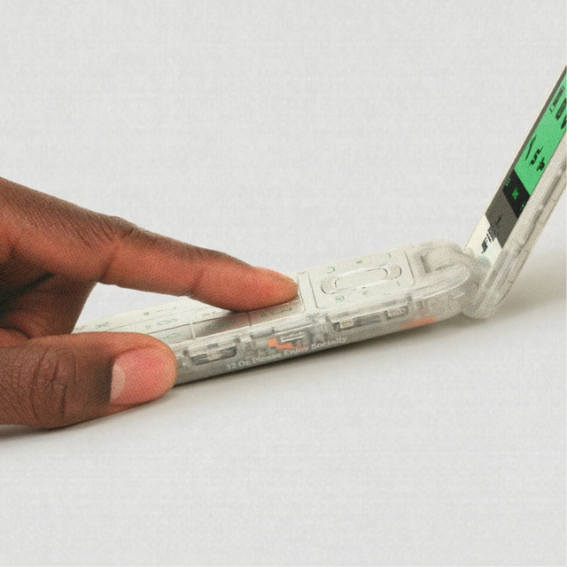 Đây là "The Boring Phone": Chiếc điện thoại buồn tẻ nhất thế giới của Heineken mà bạn sẽ không thể mua được- Ảnh 4. Đây là "The Boring Phone": Chiếc điện thoại buồn tẻ nhất thế giới của Heineken mà bạn sẽ không thể mua được- Ảnh 4.