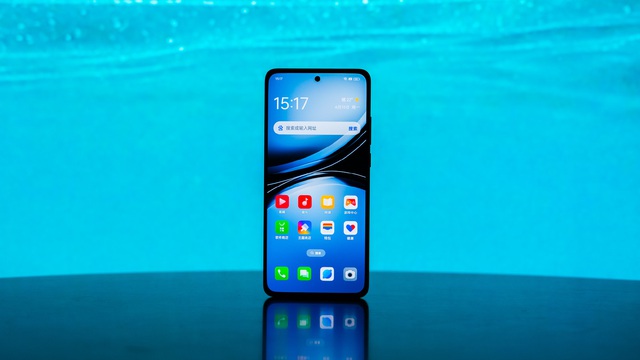 Điện thoại OPPO "nhái" OnePlus Ace 3V với cấu hình yếu hơn: Thiết kế y hệt, cũng có pin 5000mAh, sạc 100W nhưng đây là điểm khác biệt- Ảnh 3. Điện thoại OPPO "nhái" OnePlus Ace 3V với cấu hình yếu hơn: Thiết kế y hệt, cũng có pin 5000mAh, sạc 100W nhưng đây là điểm khác biệt- Ảnh 3.