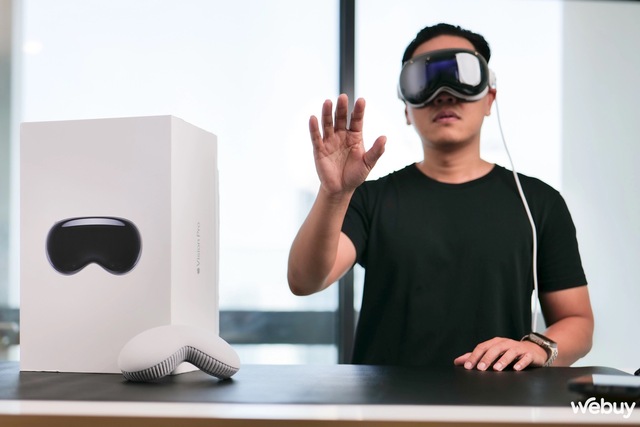 Vision Pro ế ẩm "ngoài mong đợi", Apple buộc phải cắt giảm sản lượng- Ảnh 1. Vision Pro ế ẩm "ngoài mong đợi", Apple buộc phải cắt giảm sản lượng- Ảnh 1.