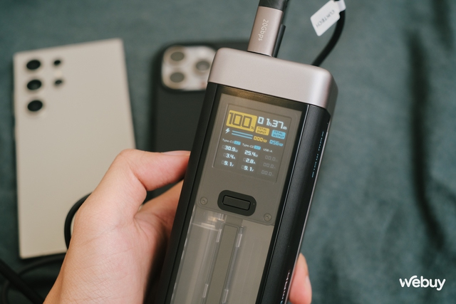 Đây là pin dự phòng Xiaomi dung lượng 25.000mAh, công suất 210W cực khủng, sạc được cho cả MacBook Pro, giá gần 2 triệu đồng- Ảnh 11. Đây là pin dự phòng Xiaomi dung lượng 25.000mAh, công suất 210W cực khủng, sạc được cho cả MacBook Pro, giá gần 2 triệu đồng- Ảnh 11.
