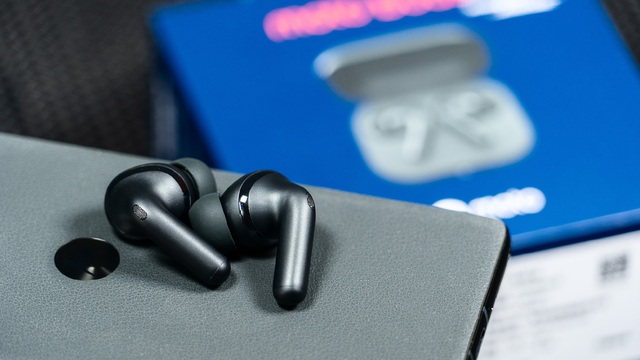 Ra mắt tai nghe TWS có chống ồn chủ động, chất âm cao cấp, pin 9 giờ, giá từ 1 triệu đồng- Ảnh 4. Ra mắt tai nghe TWS có chống ồn chủ động, chất âm cao cấp, pin 9 giờ, giá từ 1 triệu đồng- Ảnh 4.