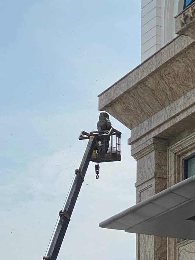 Vụ ong đốt người ở Hải Phòng: Tuyệt đối đừng la hét, đừng xua tay, chuyên gia nói bạn chỉ nên làm duy nhất một điều này- Ảnh 1. Vụ ong đốt người ở Hải Phòng: Tuyệt đối đừng la hét, đừng xua tay, chuyên gia nói bạn chỉ nên làm duy nhất một điều này- Ảnh 1.
