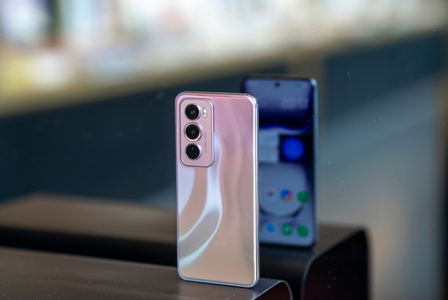 OPPO ra mắt smartphone màn hình cong 4 cạnh, tích hợp AI, giá từ 9,49 triệu đồng- Ảnh 3. OPPO ra mắt smartphone màn hình cong 4 cạnh, tích hợp AI, giá từ 9,49 triệu đồng- Ảnh 3.