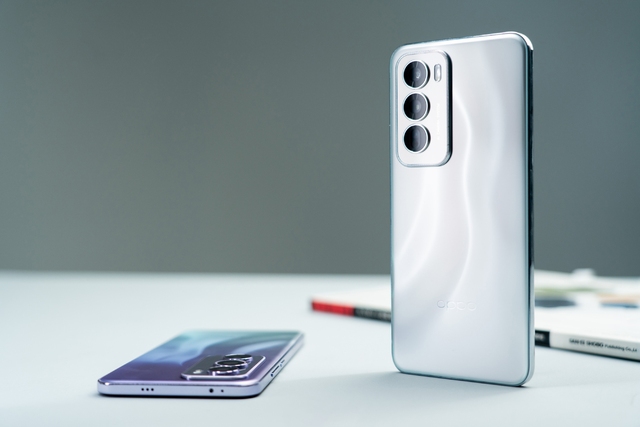 OPPO ra mắt smartphone màn hình cong 4 cạnh, tích hợp AI, giá từ 9,49 triệu đồng- Ảnh 4. OPPO ra mắt smartphone màn hình cong 4 cạnh, tích hợp AI, giá từ 9,49 triệu đồng- Ảnh 4.