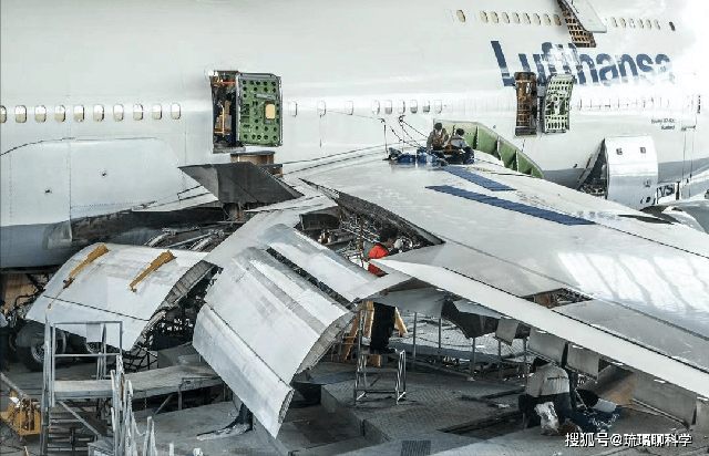 Vì sao máy bay cũ của Trung Quốc phải đưa sang Mỹ tháo dỡ?- Ảnh 3. Vì sao máy bay cũ của Trung Quốc phải đưa sang Mỹ tháo dỡ?- Ảnh 3.